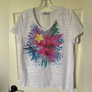 Ladies Sportelle Flowered Shirt.  Size Large